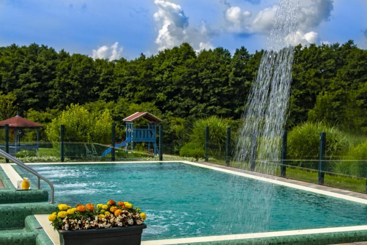 Forest Hills Resort